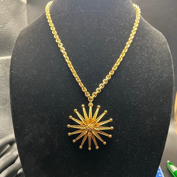 Vintage Monet large gold tone starburst sunburst statement necklace rope chain - Picture 2 of 10